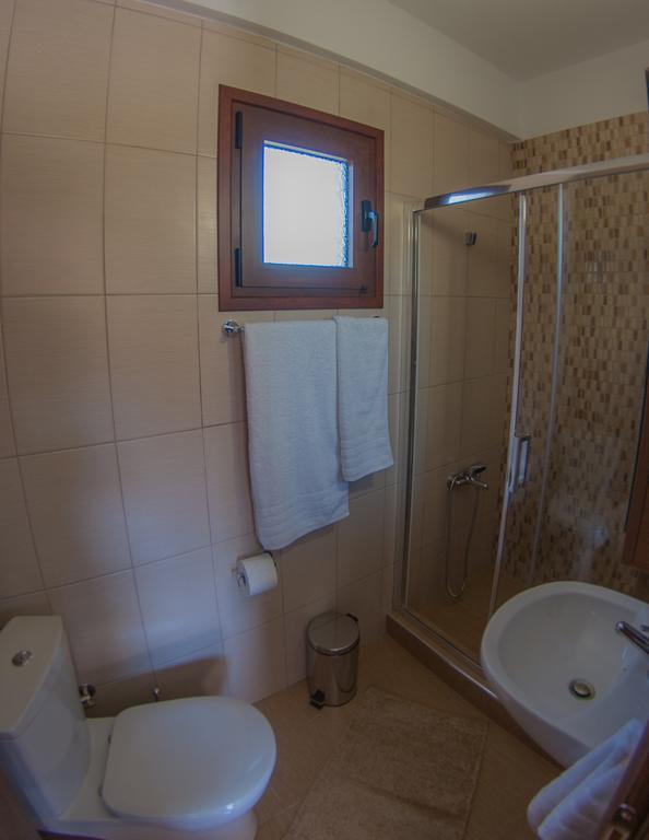 Ianthi Maisonettes Nea Roda Bagian luar foto