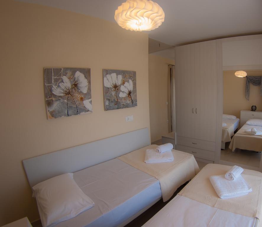 Ianthi Maisonettes Nea Roda Bagian luar foto