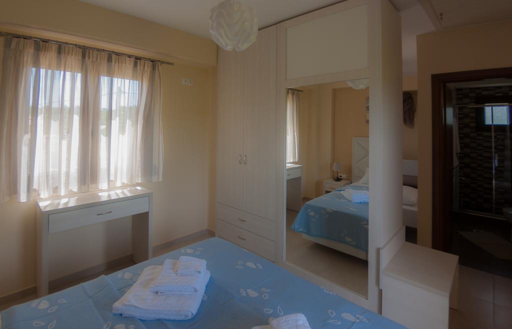 Ianthi Maisonettes Nea Roda Bagian luar foto